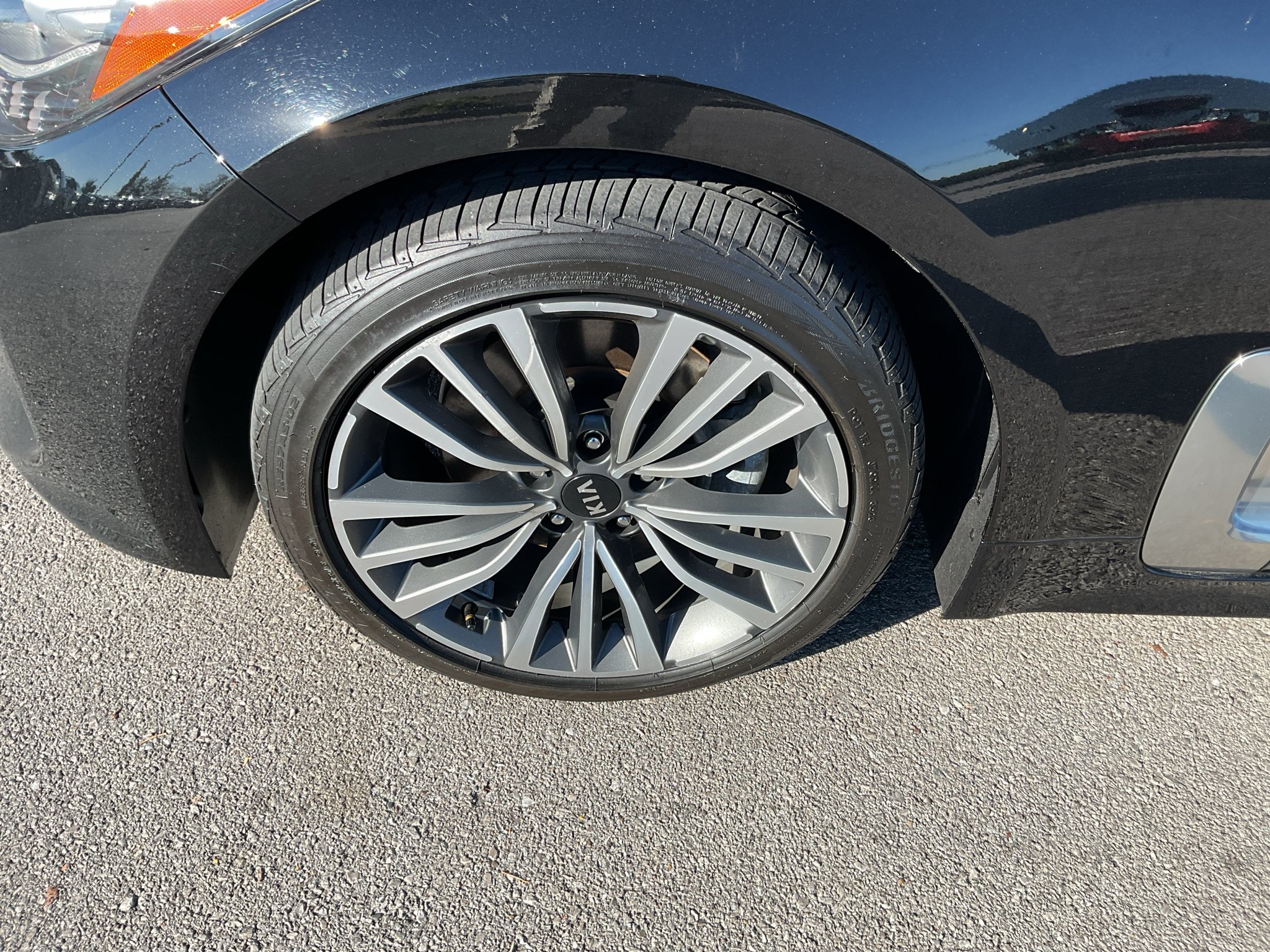 Used 2018 Aurora Black Kia Premium image 5