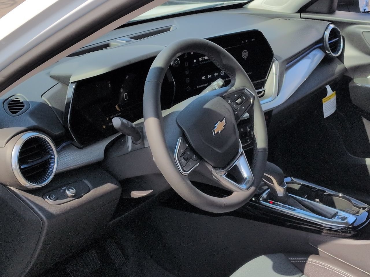2026 Chevrolet Trax LT - Photo 10