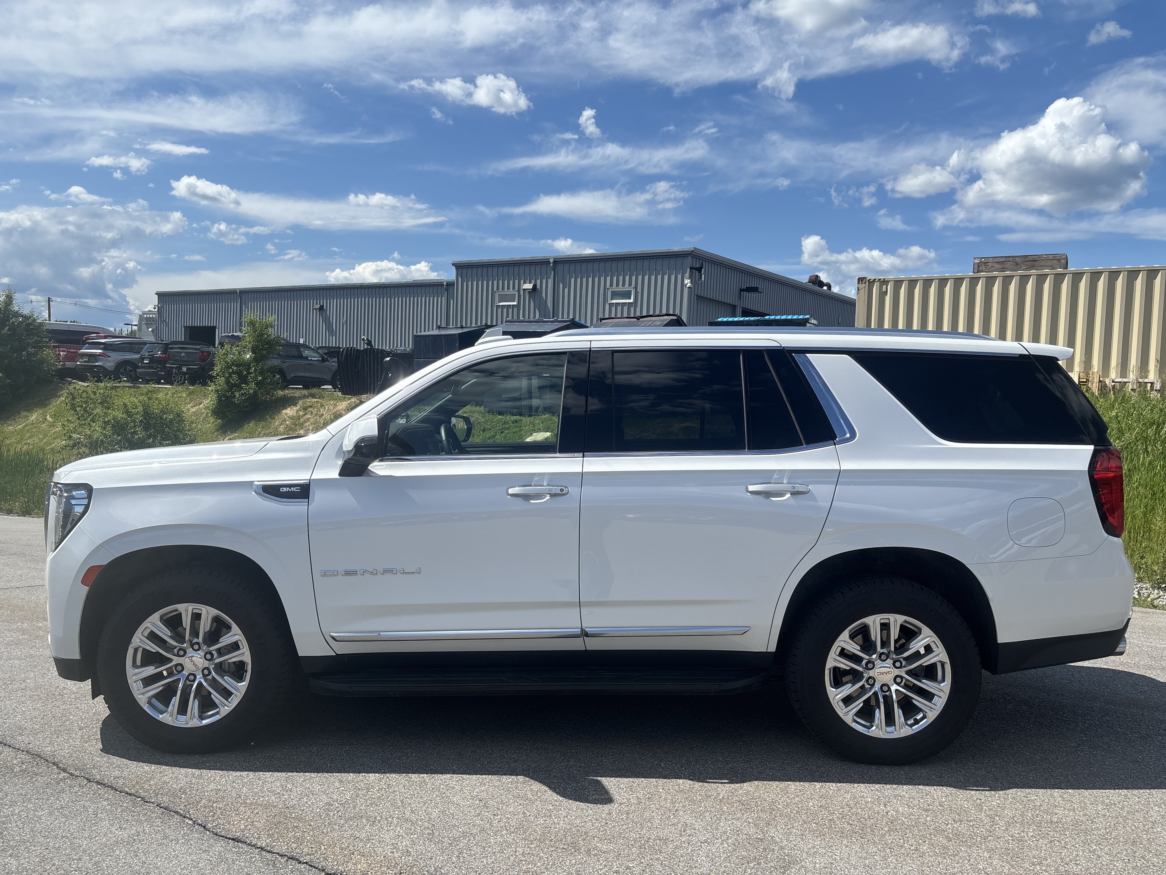 Used 2024 White Frost Tricoat GMC Denali image 2
