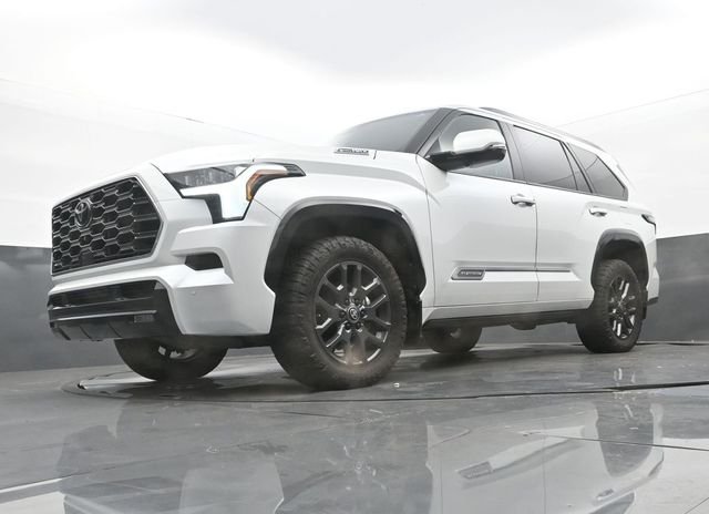 Used 2025 Wind Chill Pearl Toyota Platinum image 12
