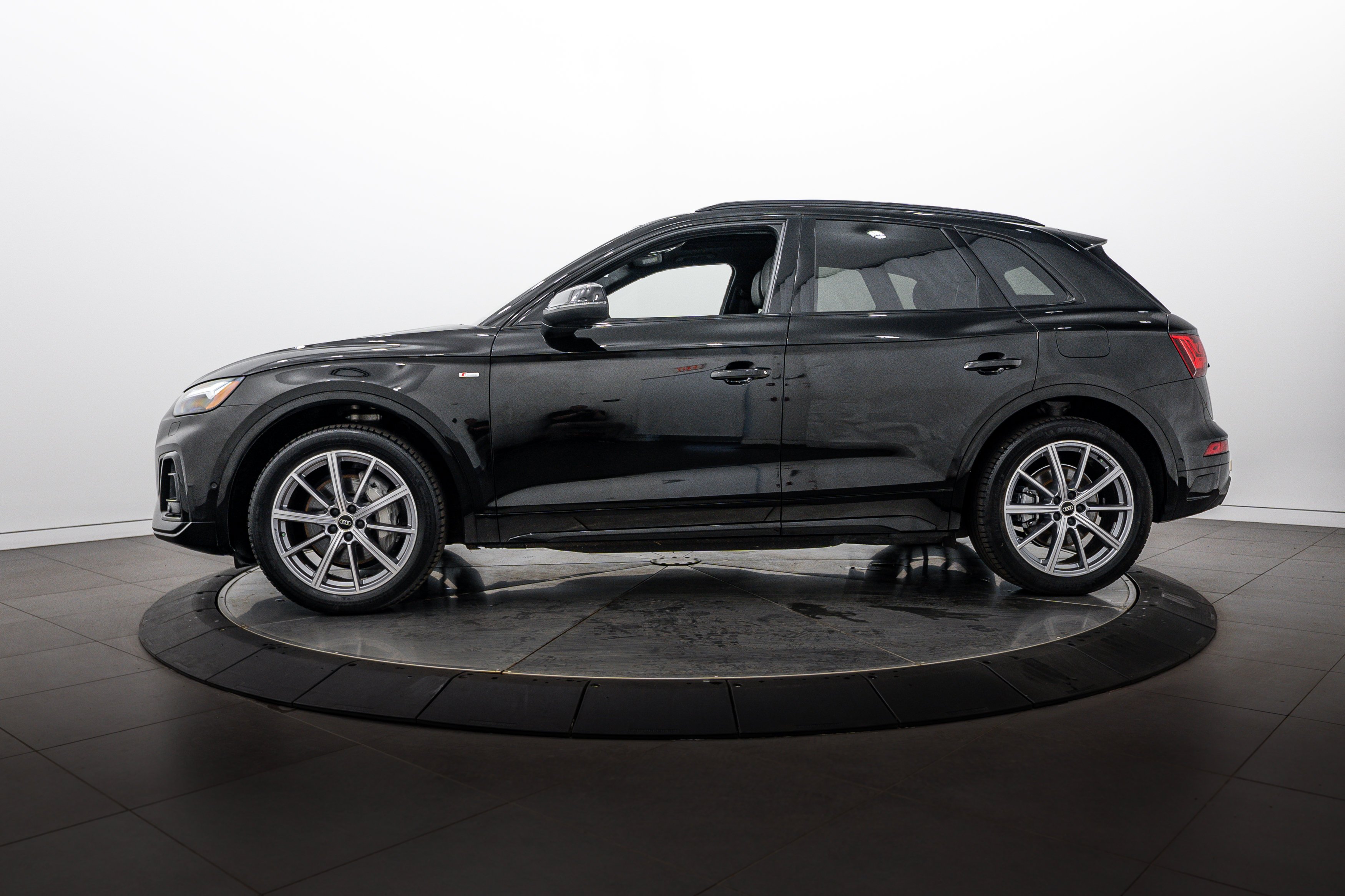 Certified Used 2023 Mythos Black Metallic Audi S line Prestige image 6