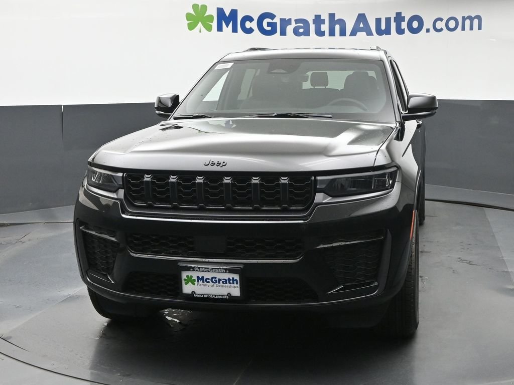 New 2026 Diamond Black Crystal Pearl-Coat Exterior Paint Jeep Altitude image 6