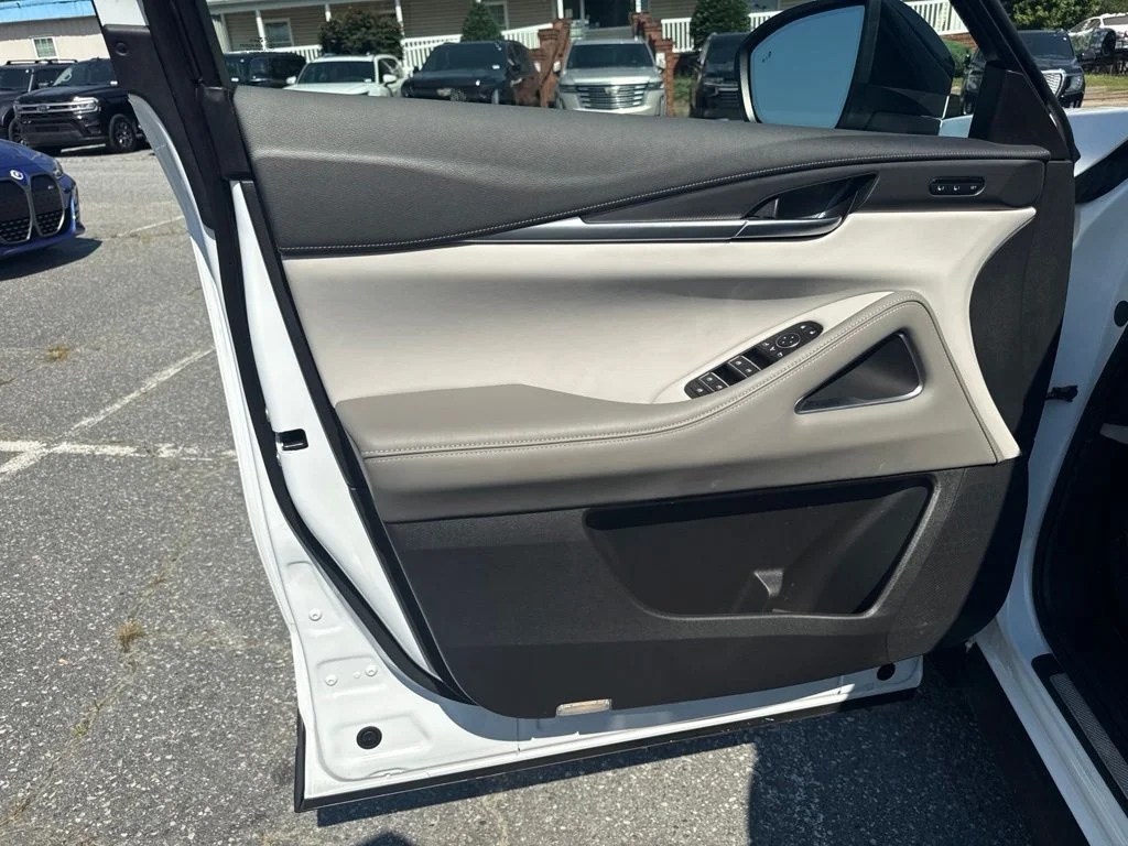 Used 2026 White INFINITI LUXE image 24