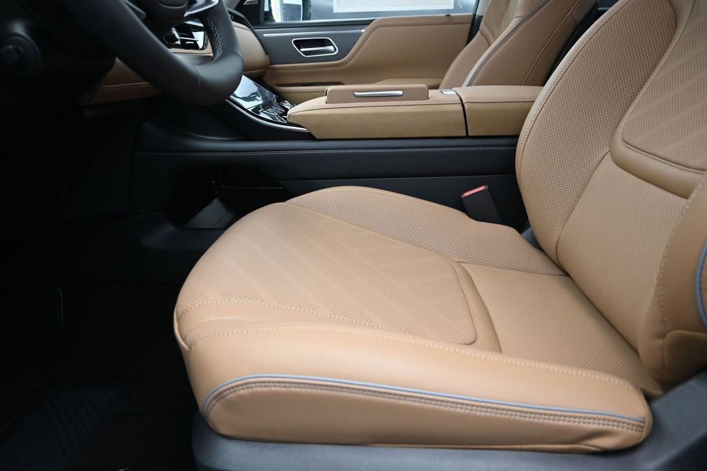 New 2026 RADIANT WHITE INFINITI Luxe 2WD image 13