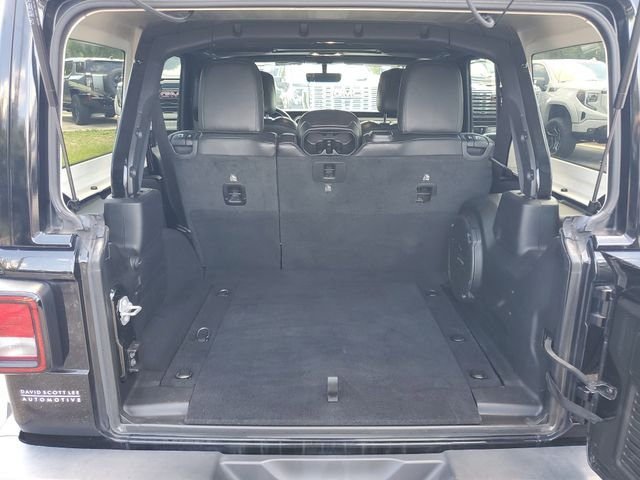 Used 2020 Black Jeep Unlimited Sahara image 29