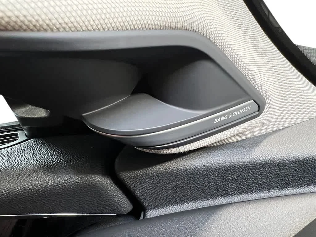 New 2026 Liquid Carbon Metallic Acura w/Advance Package image 26