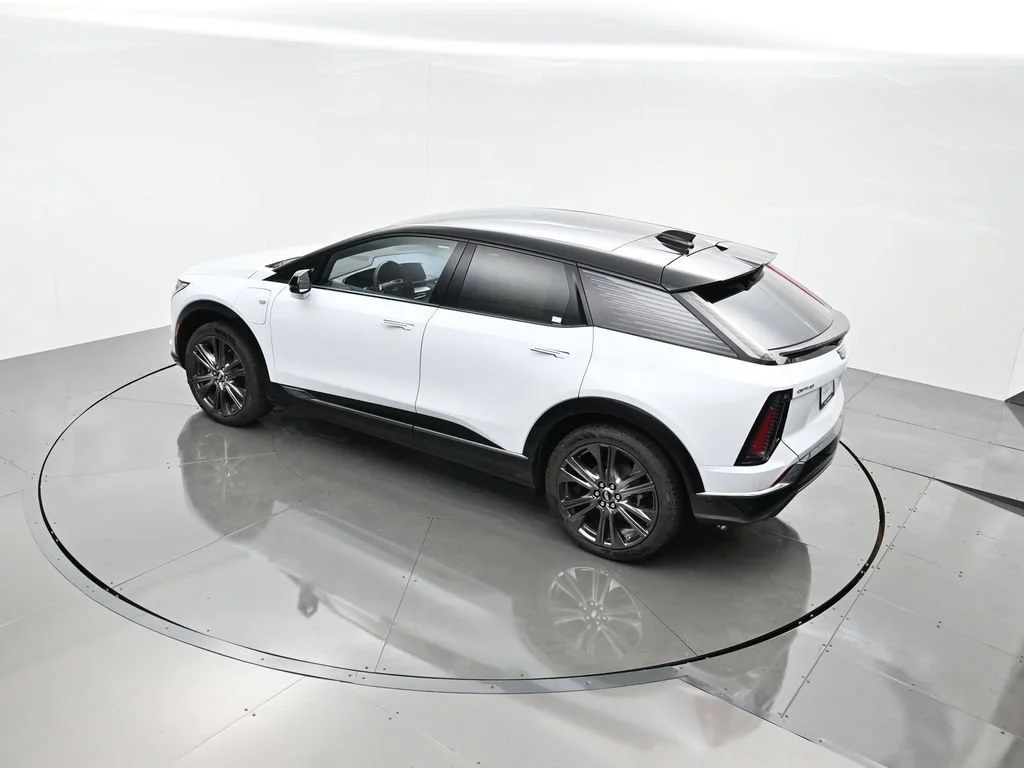 2027 Cadillac OPTIQ Premium Sport - Photo 45