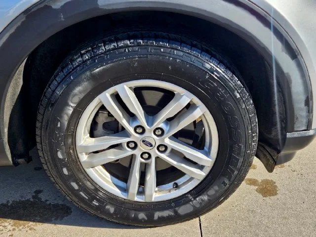 Used 2020 Silver Ford XLT image 3