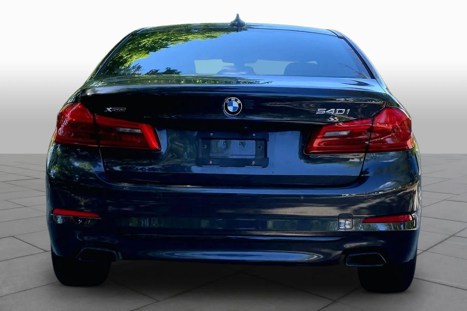 Used 2017 Dark Graphite Metallic BMW 540i xDrive image 4