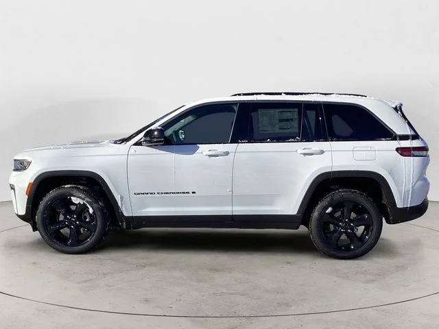 New 2026 Bright White Clearcoat Jeep LIMITED 4X4 image 2