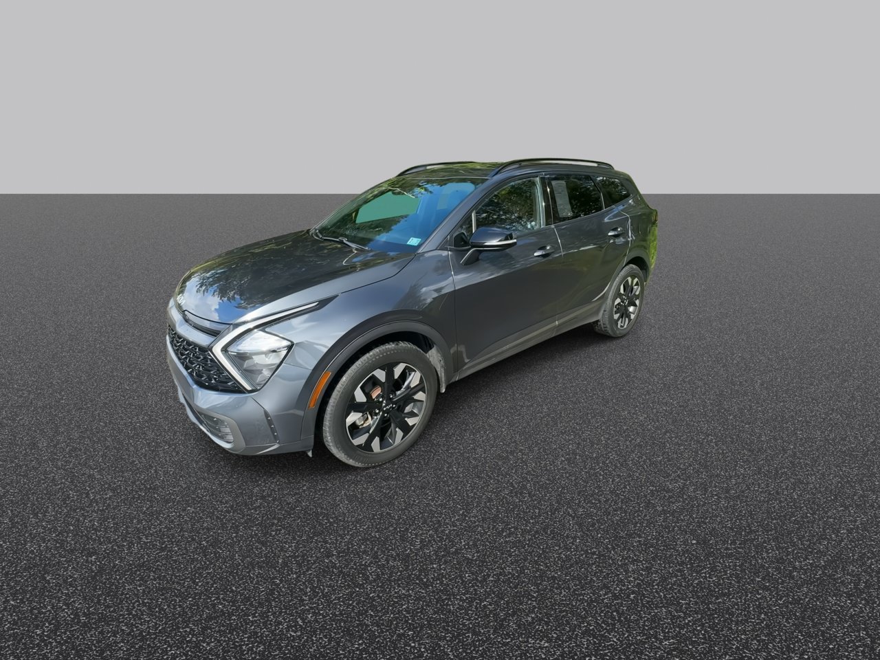 Used 2023 Gravity Gray Kia X-Line image 4