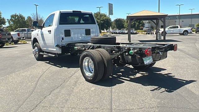 2026 RAM 3500 Chassis Tradesman - Photo 5