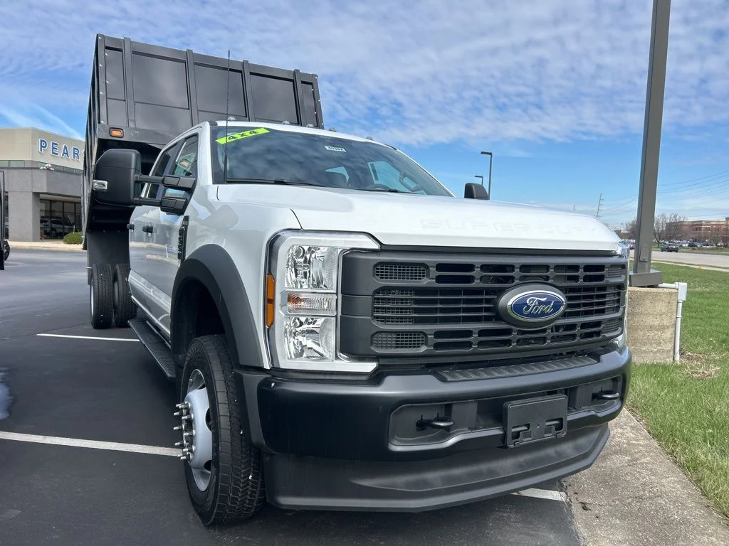 2026 Ford F-550 Super Duty Chassis Cab XL - Photo 2