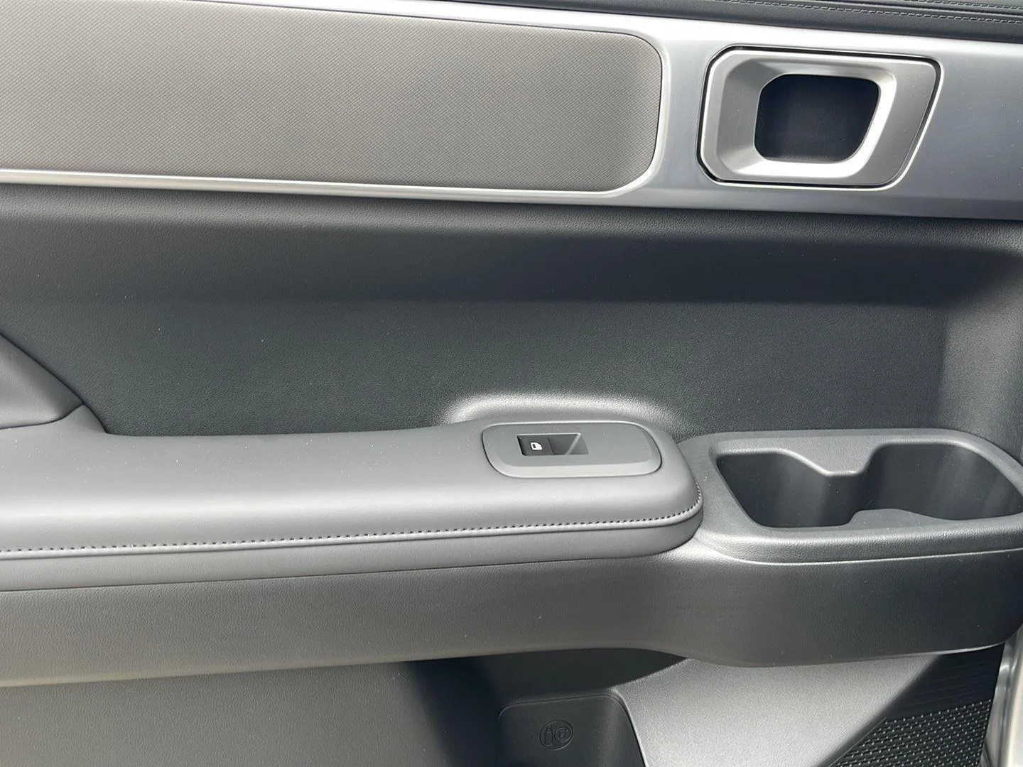 New 2026 Shimmering Silver Hyundai SEL image 21