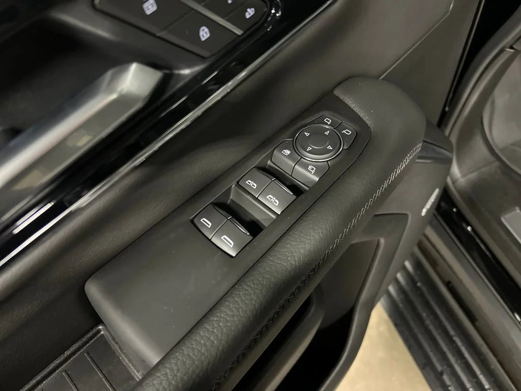 2026 GMC Yukon XL Denali - Photo 16