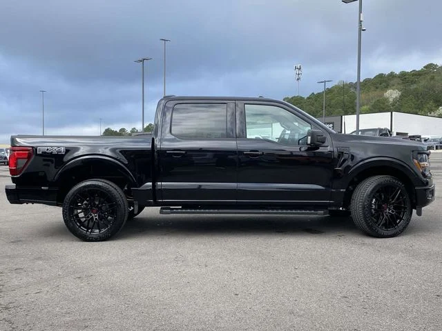 New 2025 Agate Black Metallic Ford XLT image 2