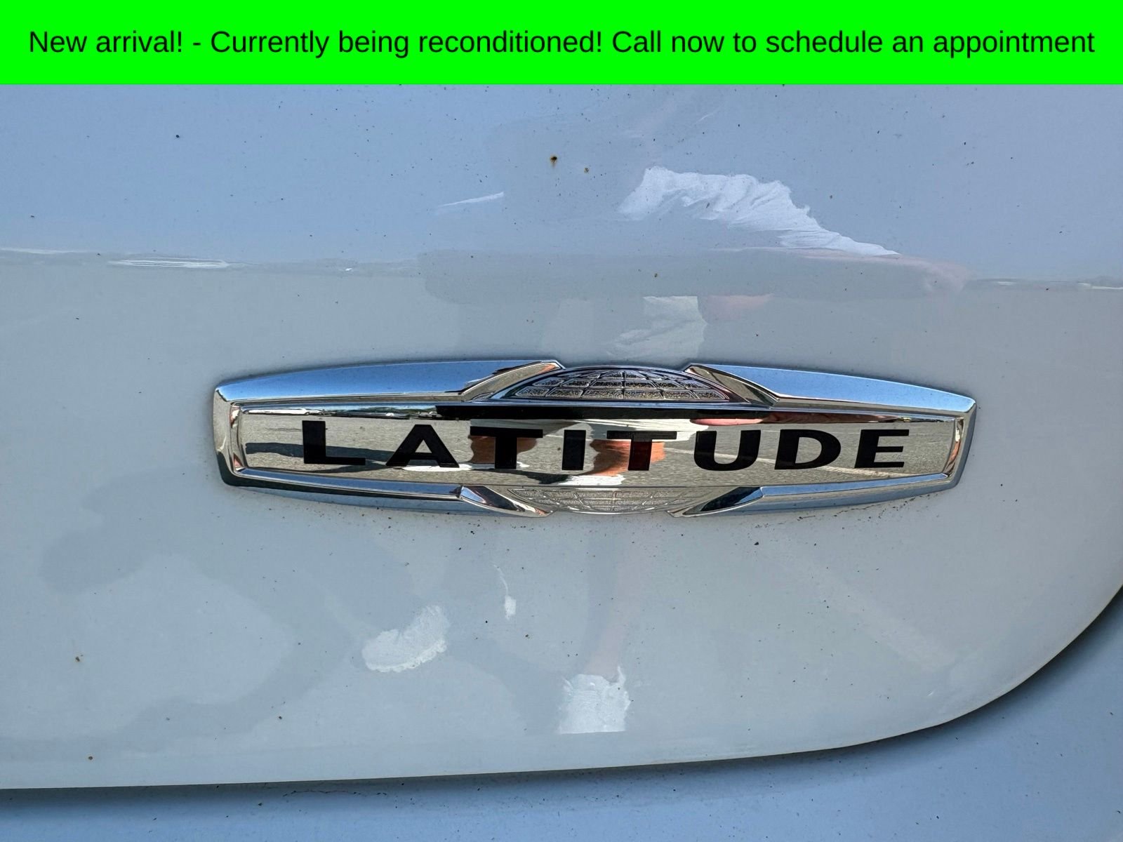 Used 2023 Bright White Clearcoat Jeep Latitude image 5