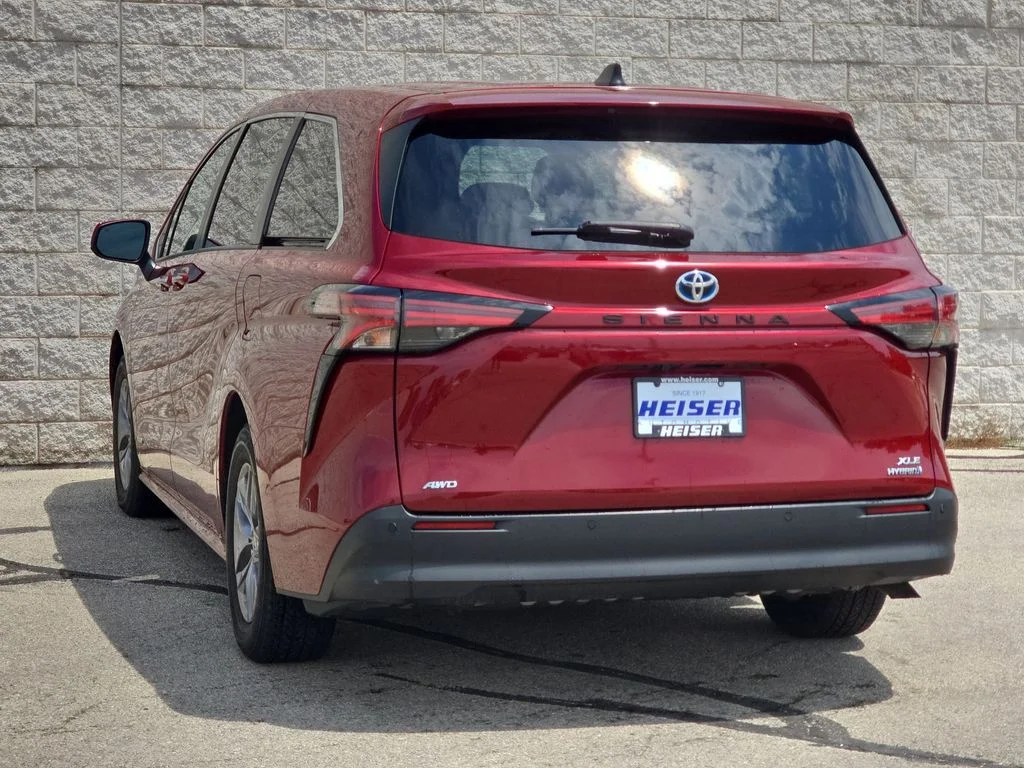 Used 2021 Red Toyota XLE image 11
