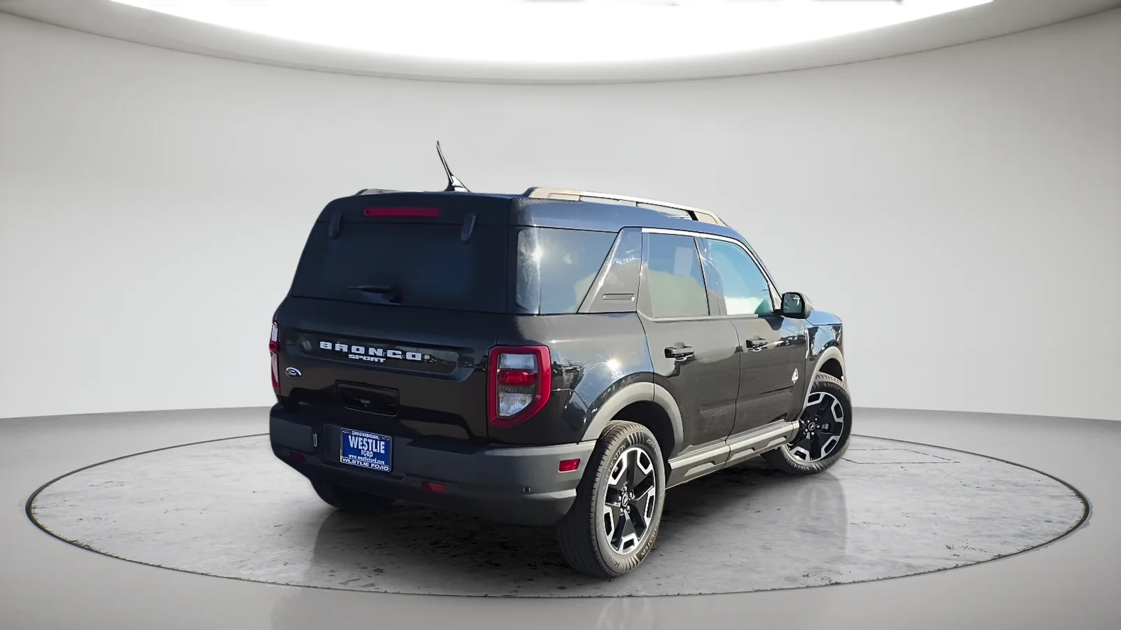 Used 2021 Black Ford Outer Banks image 7