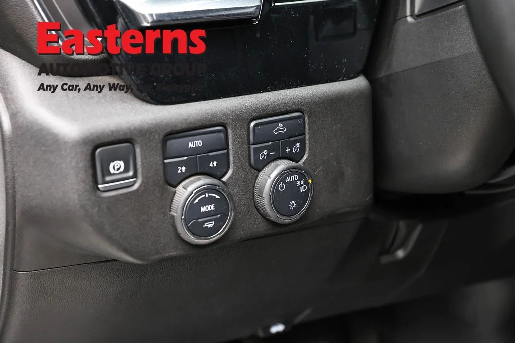 Used 2025 White Chevrolet LT image 21