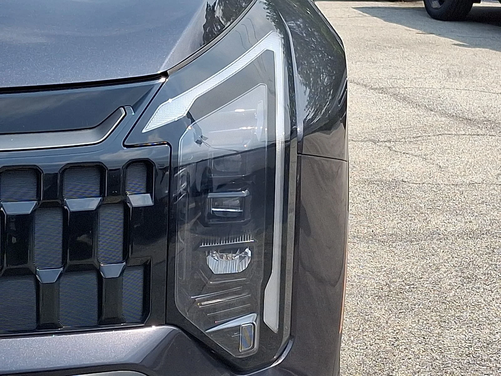 New 2026 Gray Kia X-Line image 7