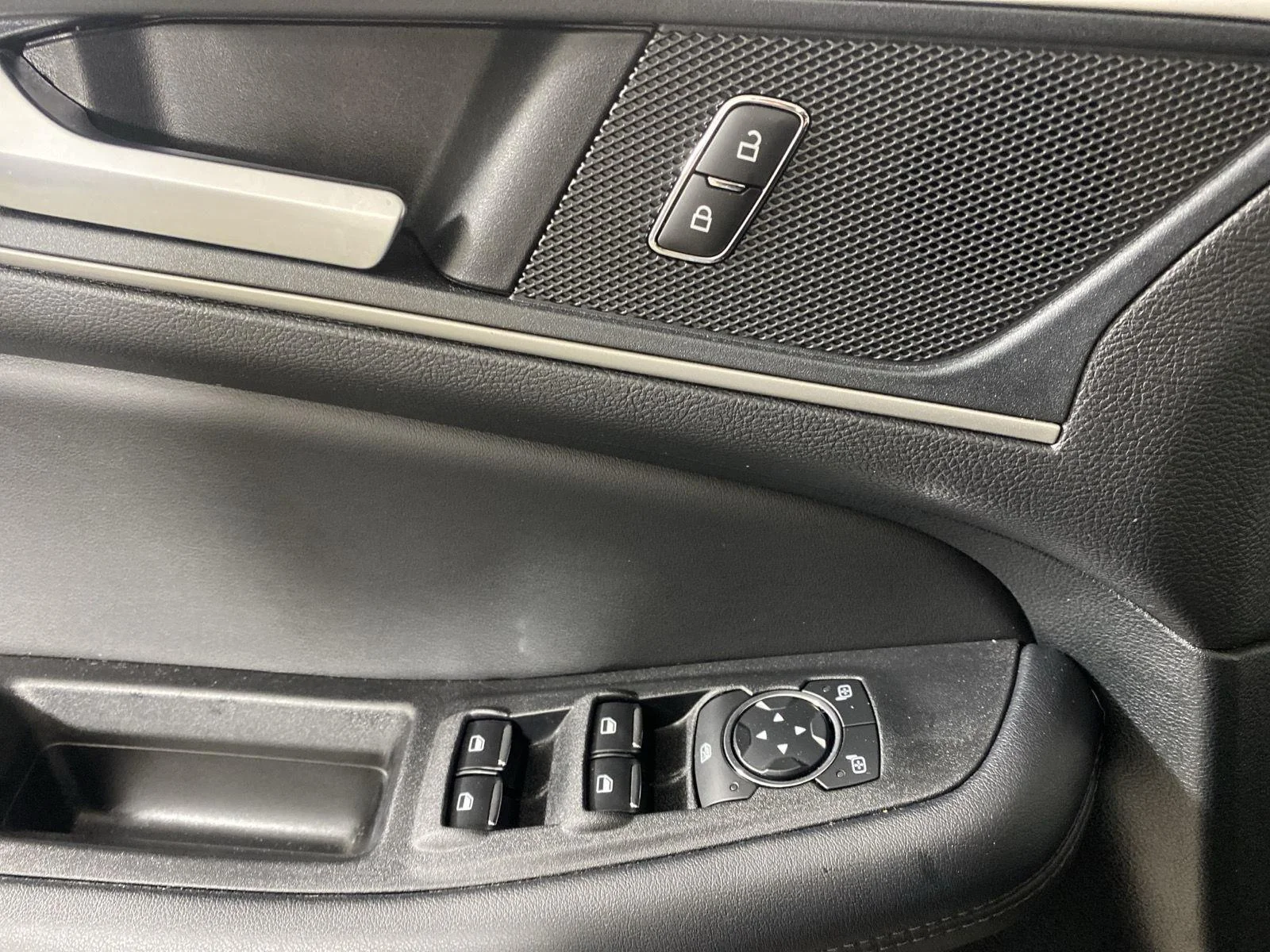 Used 2024 Agate Black Ford SEL image 15
