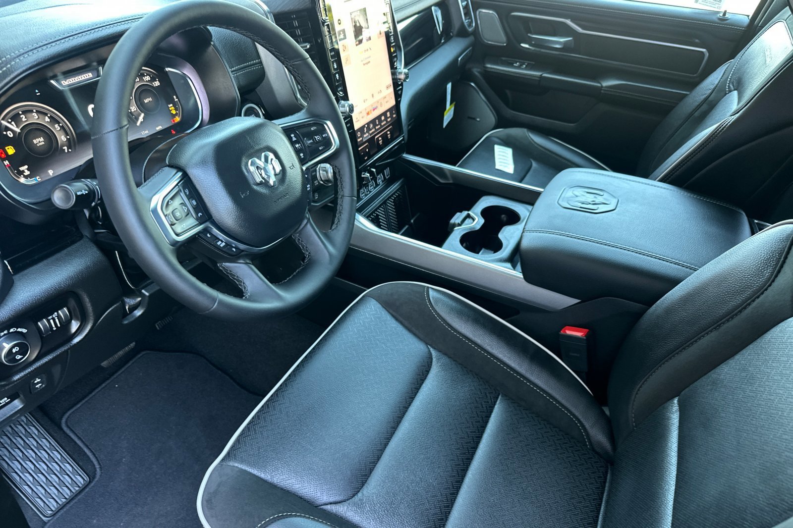 2026 RAM 1500 Laramie - Photo 10
