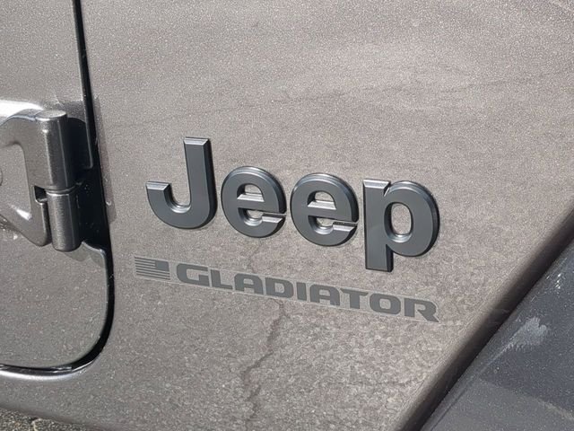 New 2026 Granite Crystal Metallic Clear-Coat Exterior Paint Jeep Sahara image 13