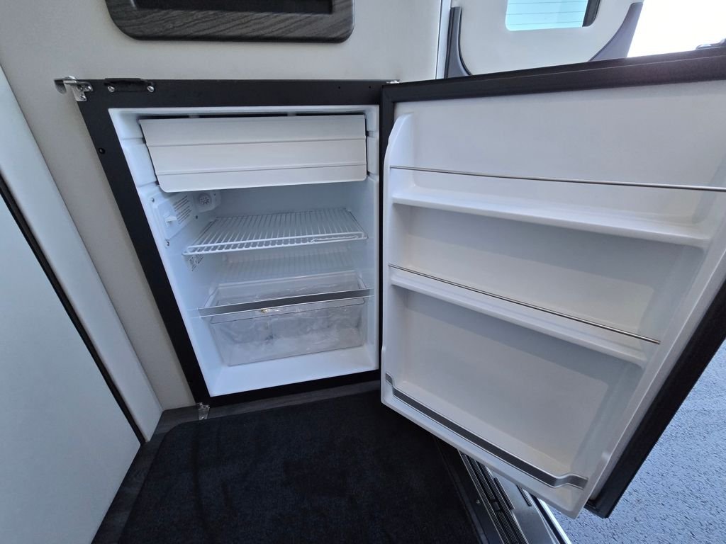 2024 Mercedes-Benz Sprinter Cargo Van Base - Photo 43