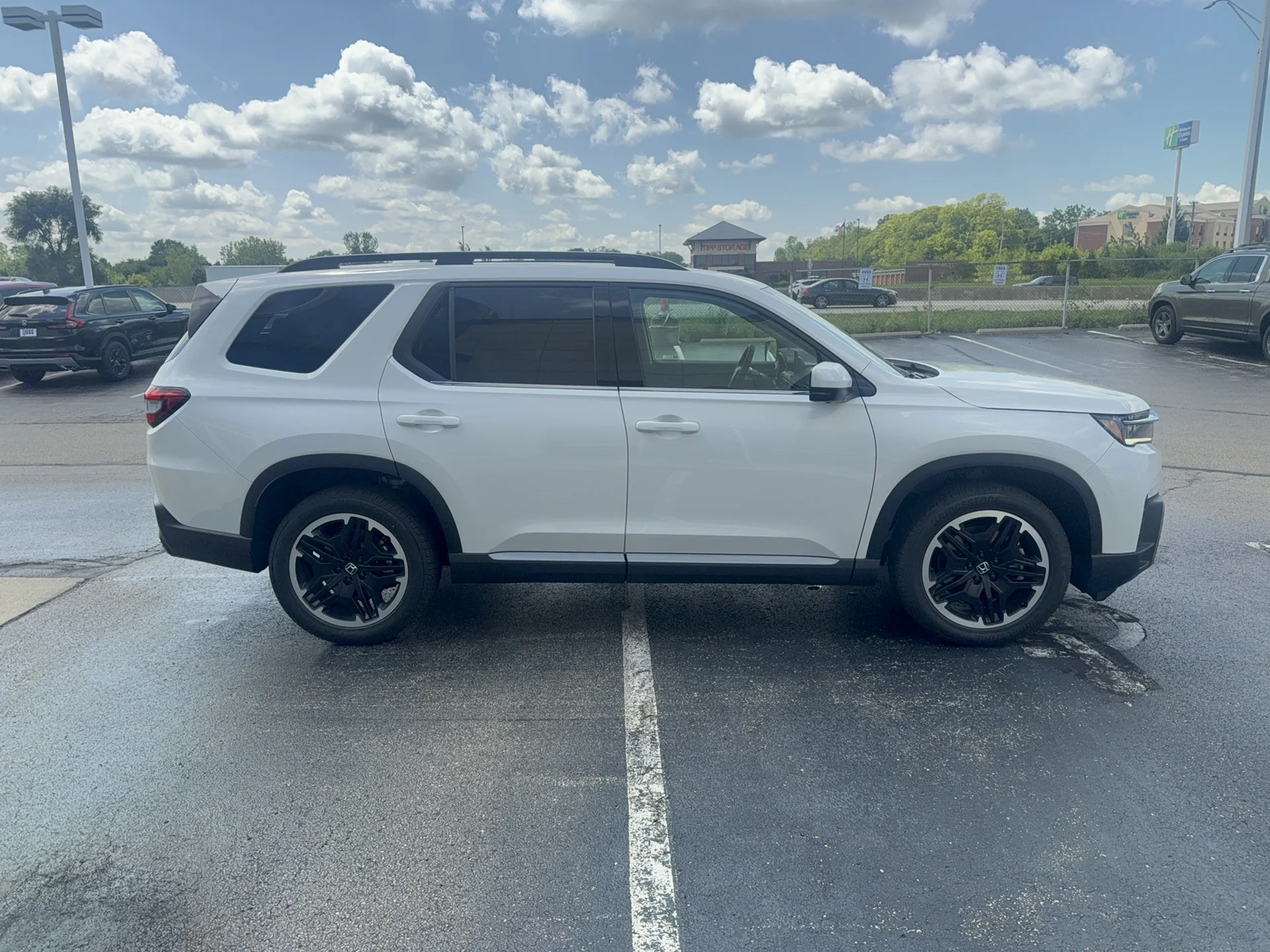 New 2026 Platinum White Pearl Honda Touring Blackout image 4