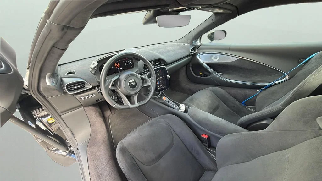 Used 2026  McLaren Spider image 18