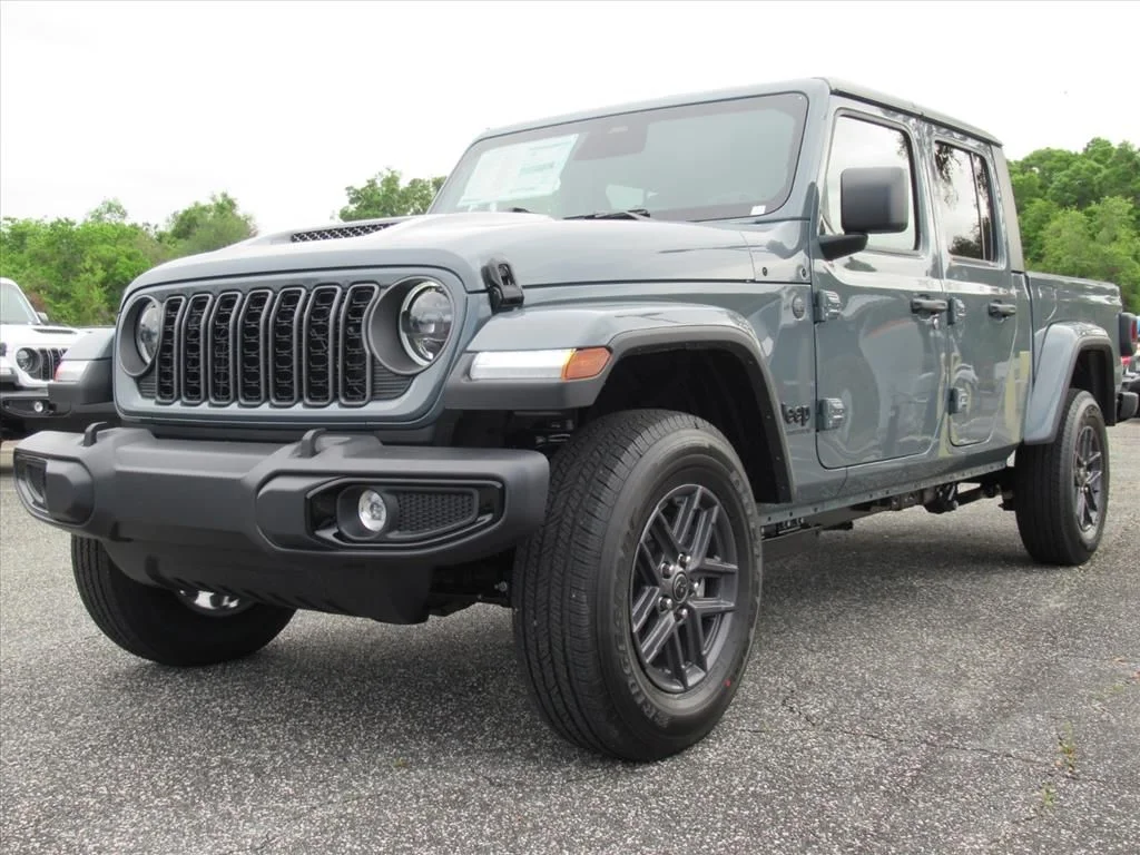 New 2026 Anvil Clear-Coat Exterior Paint Jeep Sport S image 3