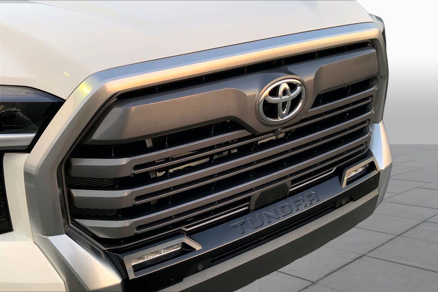 Used 2023 Ice Cap Toyota Limited image 29