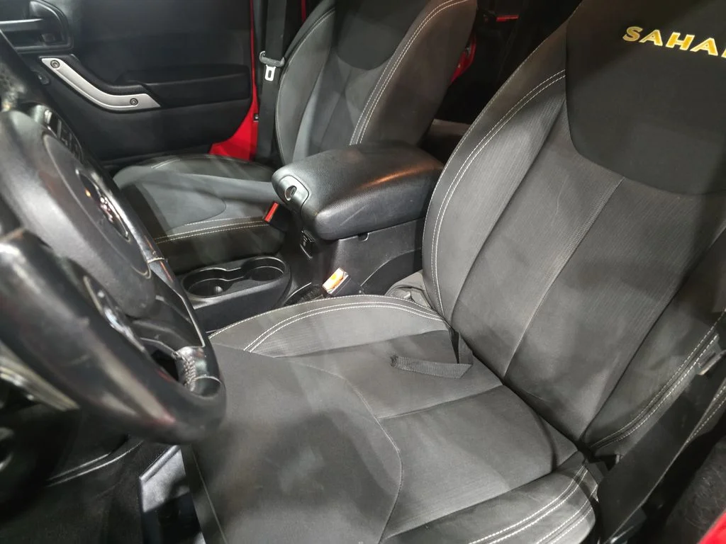 Used 2015 Red Jeep Sahara image 51