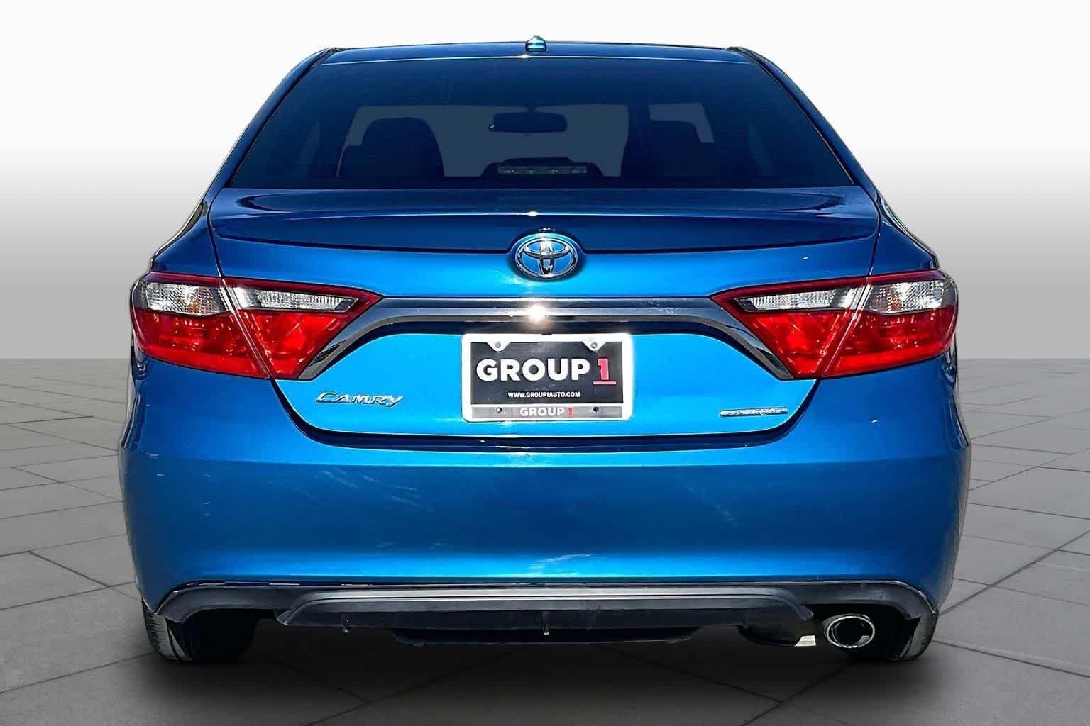 Used 2016 Blue Streak Metallic Toyota SE w/Special Edition Pkg image 5