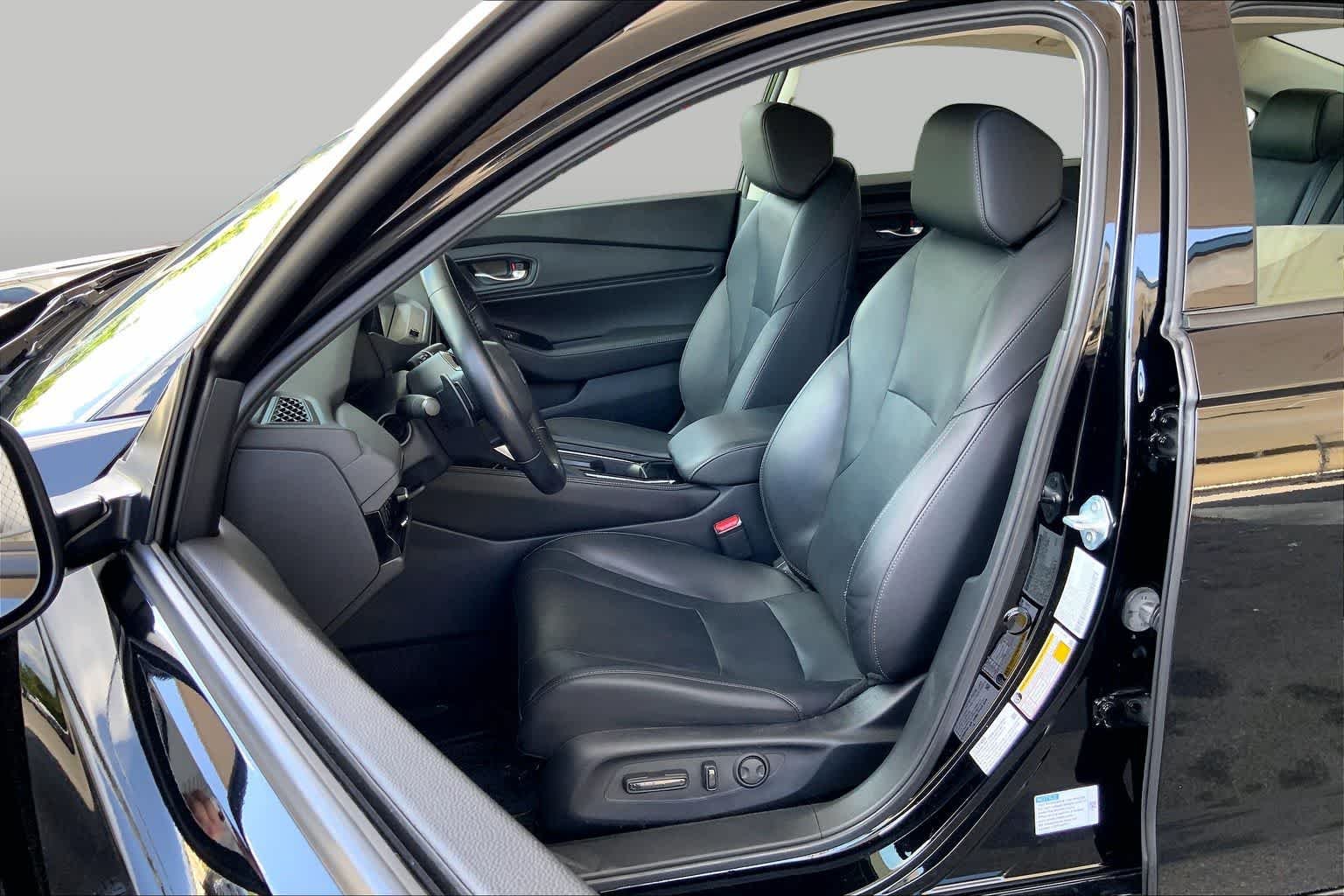 Used 2024 Crystal Black Pearl Honda Touring image 8