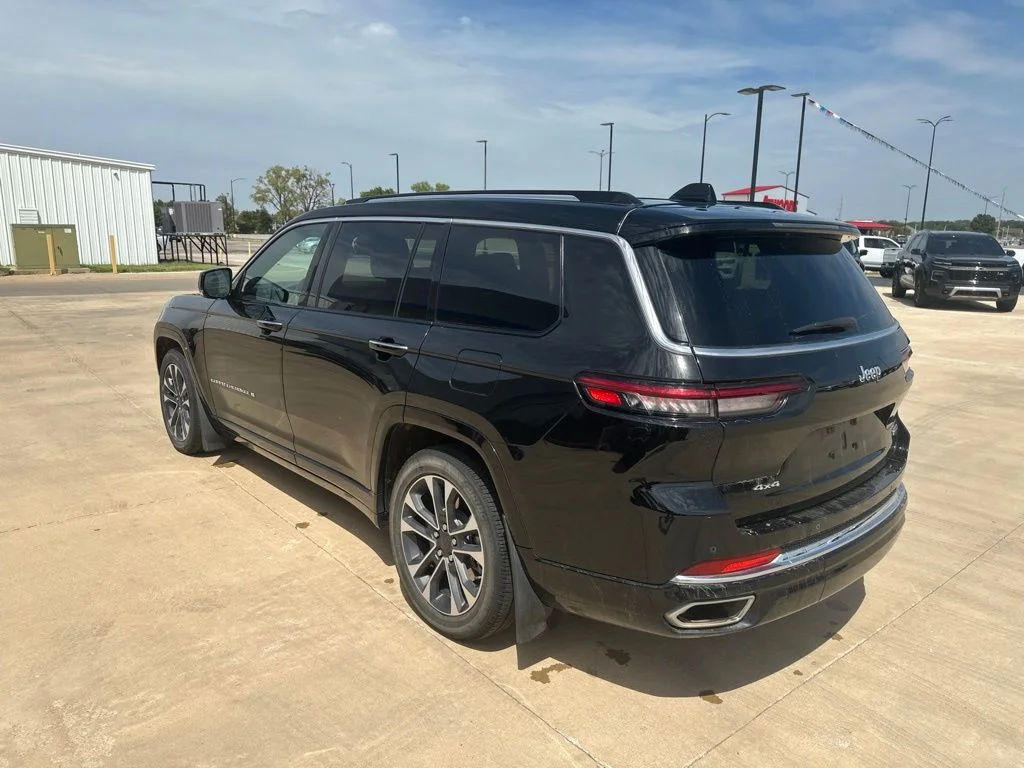 Used 2023 Black Jeep Overland image 30
