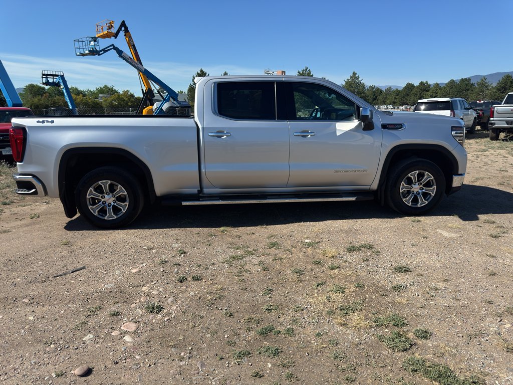 Used 2022 Silver GMC SLT image 4