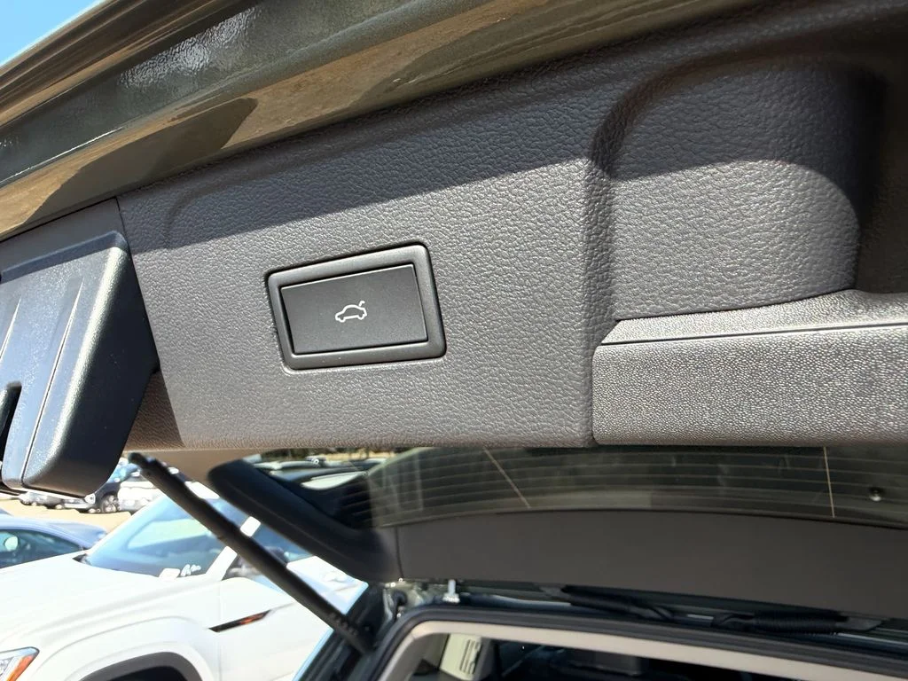 New 2026  Volkswagen SE w/Technology image 30