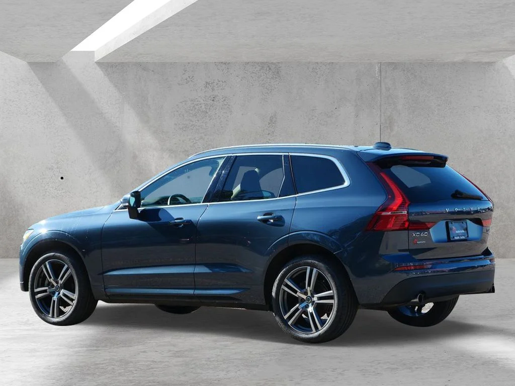 Used 2020 Blue Volvo T5 Momentum image 4