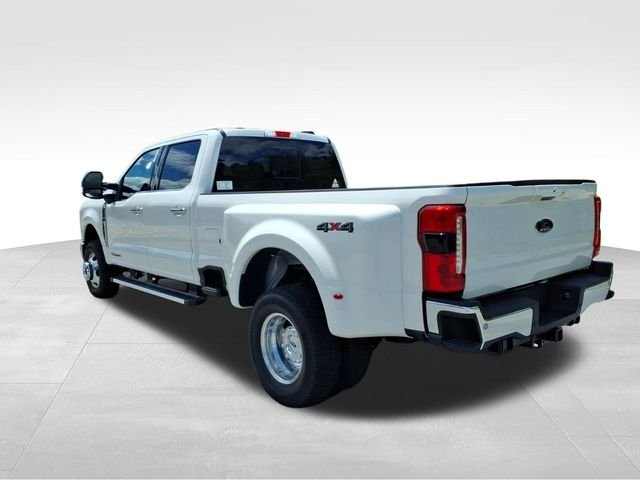 New 2026 Star White Metallic Tri-Coat Ford F-350® Lariat® image 9