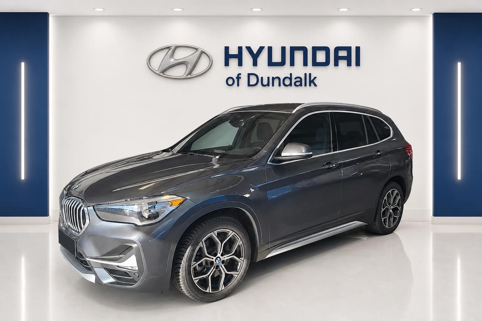Used 2020 Gray BMW xDrive28i image 3