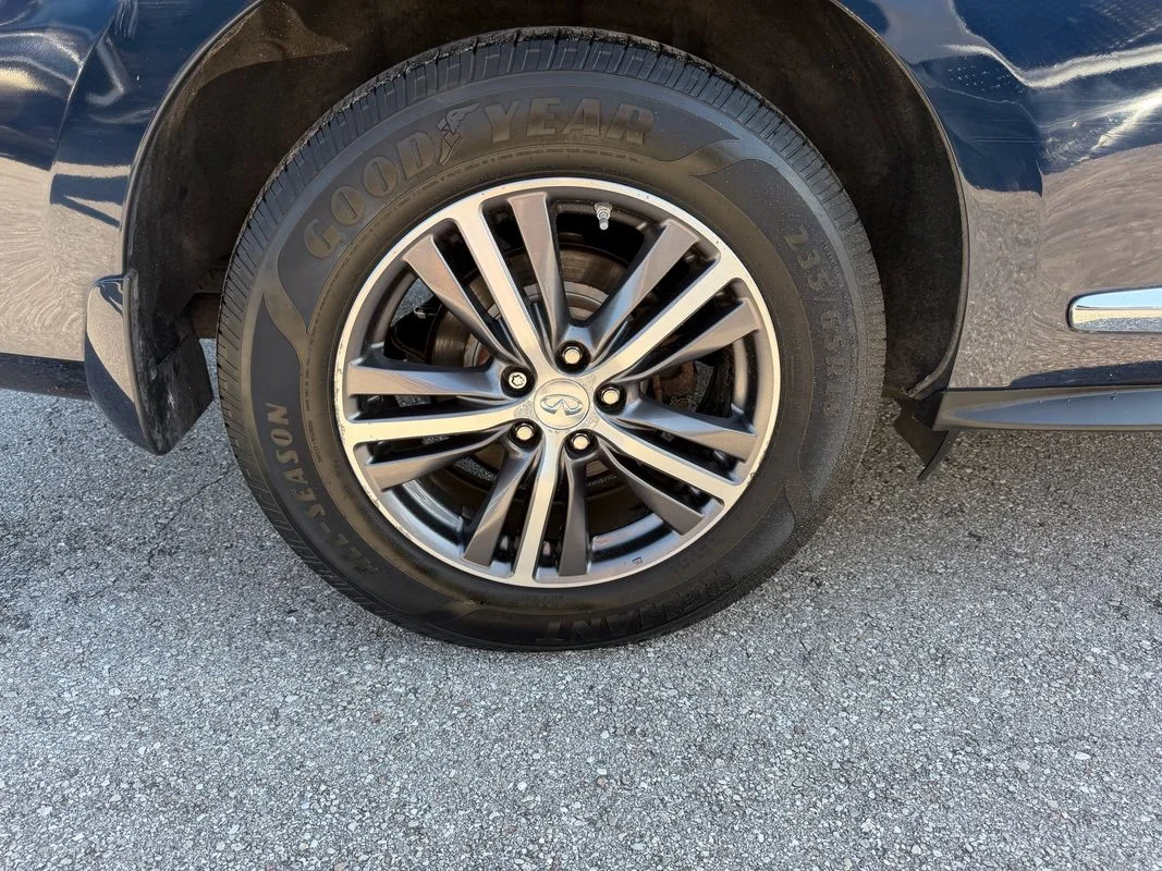 Used 2019  INFINITI LUXE image 12