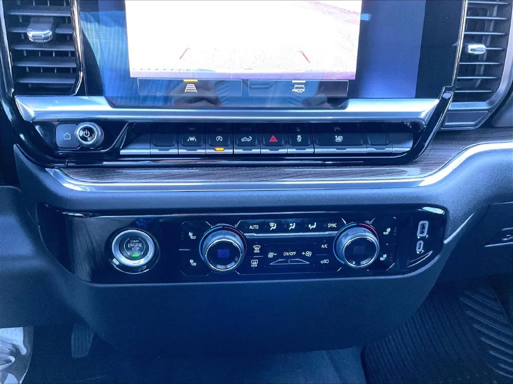 Used 2023 Black Chevrolet CrewCab 4x4 image 25