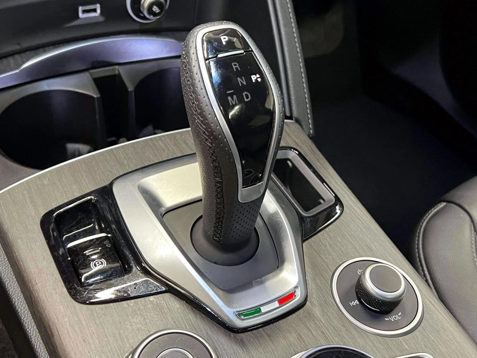 Used 2023 Alfa White Alfa Romeo Ti image 28