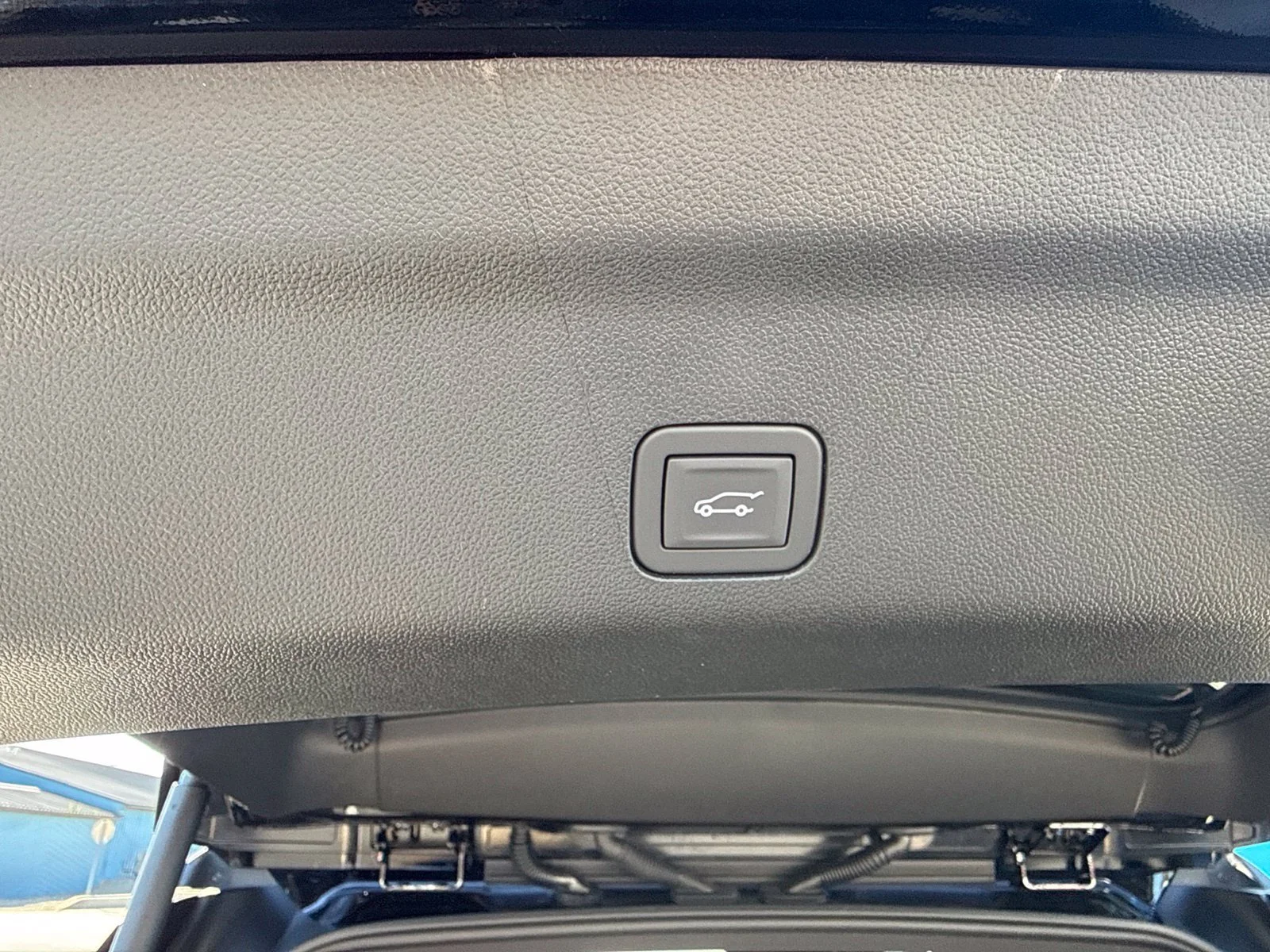 2026 GMC Yukon Denali - Photo 23
