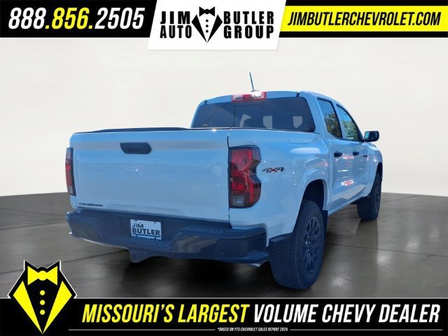 New 2026 Summit White Chevrolet WT image 19