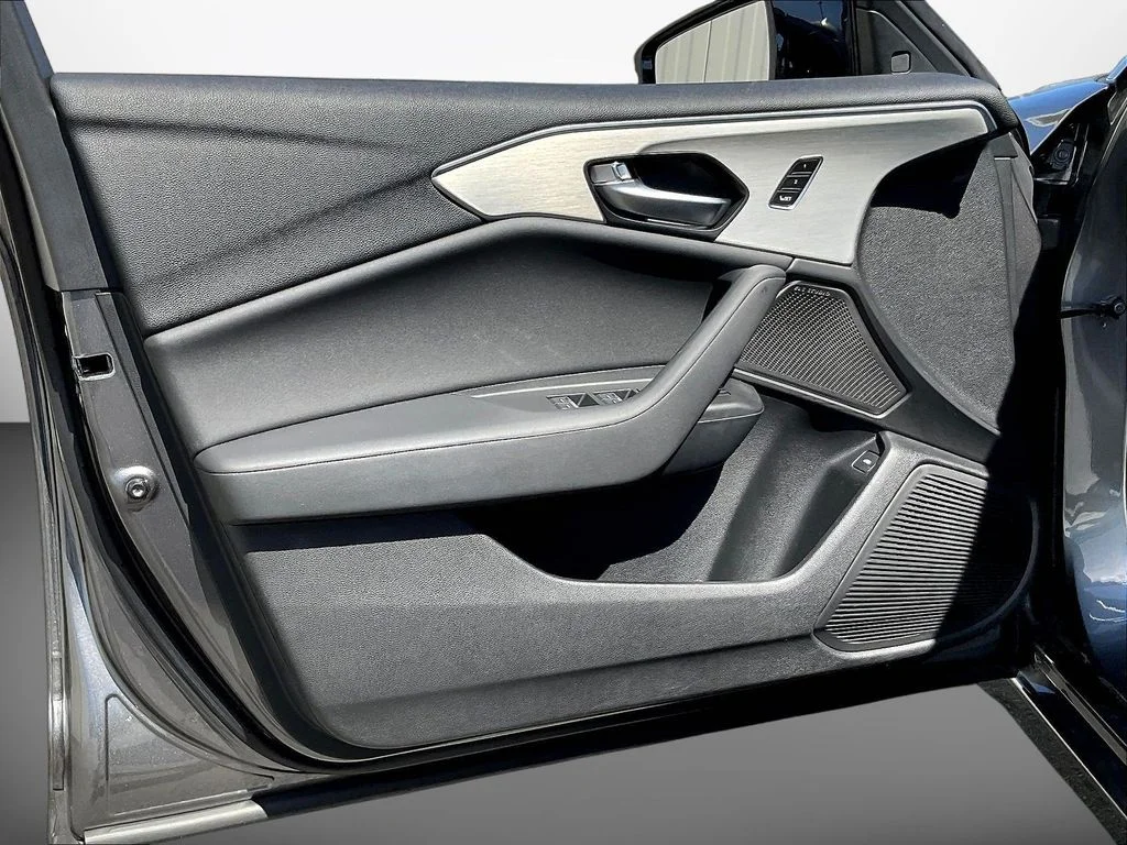 Certified Used 2025 Liquid Carbon Metallic Acura Technology Package image 21
