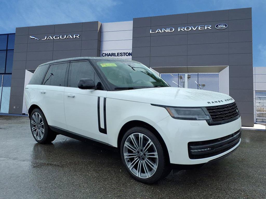 Used 2025 Ostuni Pearl White Premium Metallic Land Rover SE image 7