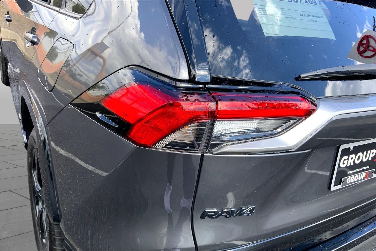 Used 2021 Magnetic Gray Metallic/Midnight Black Metallic Toyota Hybrid XSE image 28